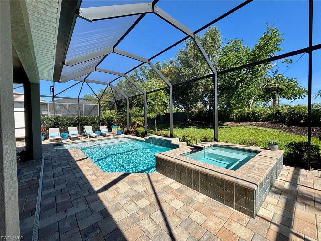 14757 Leeward Dr, Naples, FL 34114-26