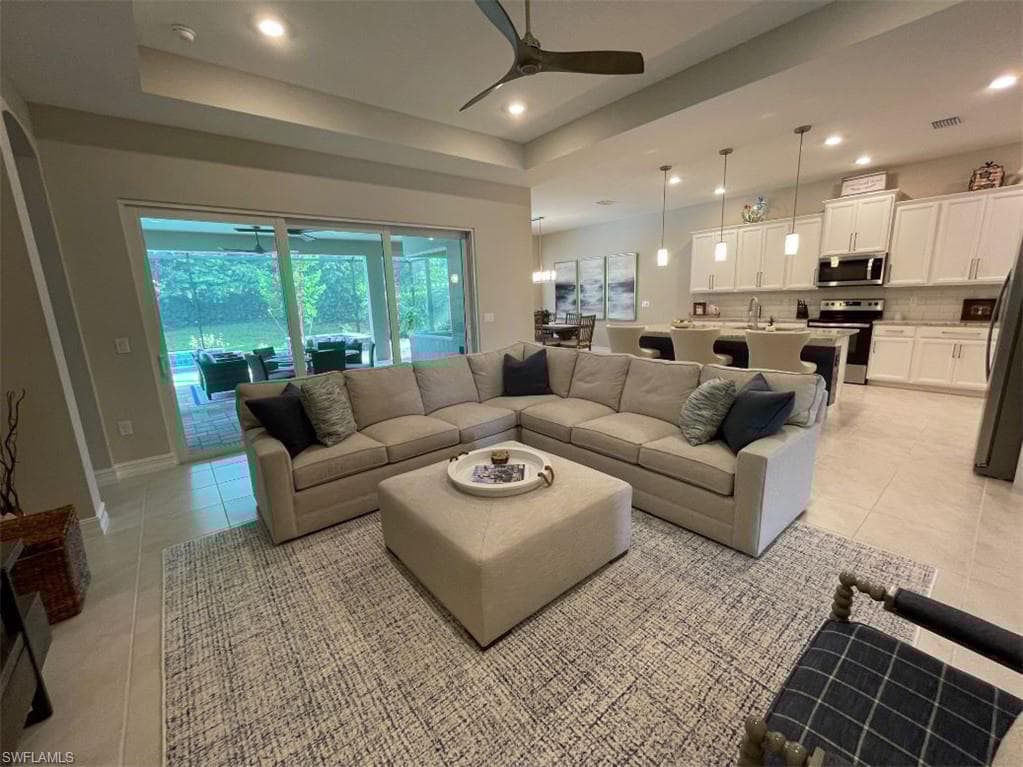 14757 Leeward Dr, Naples, FL 34114-8