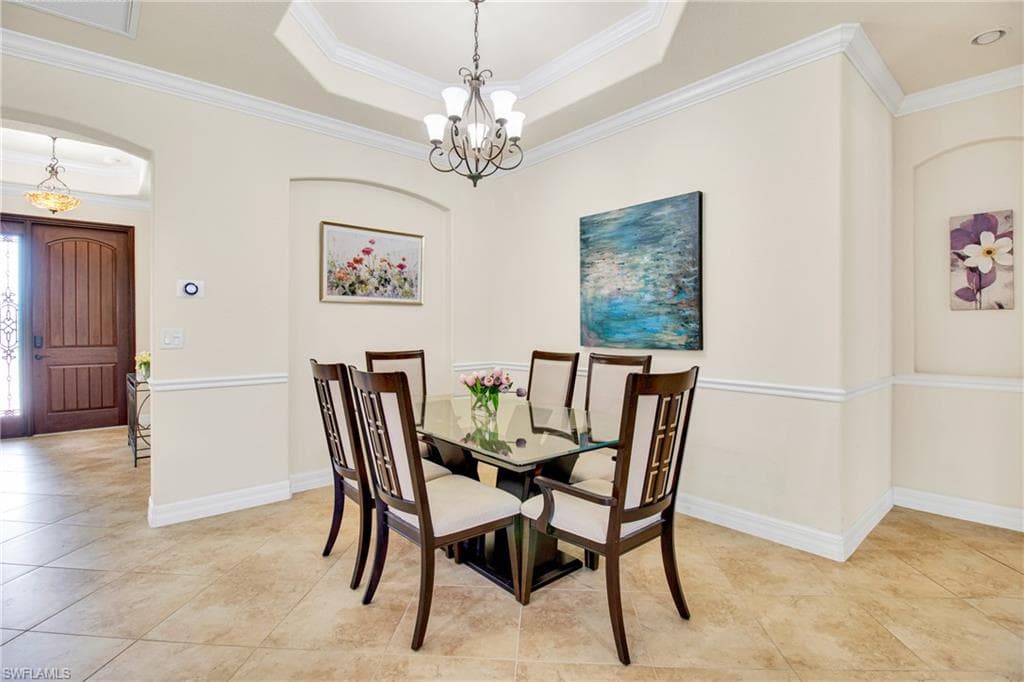 2930 Aviamar Cir, Naples, FL 34114-10
