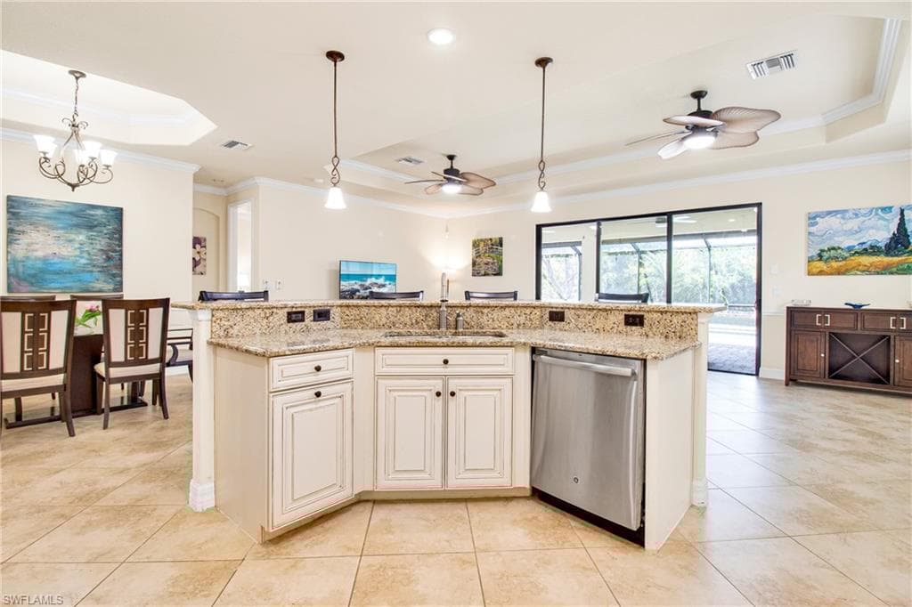 2930 Aviamar Cir, Naples, FL 34114-13