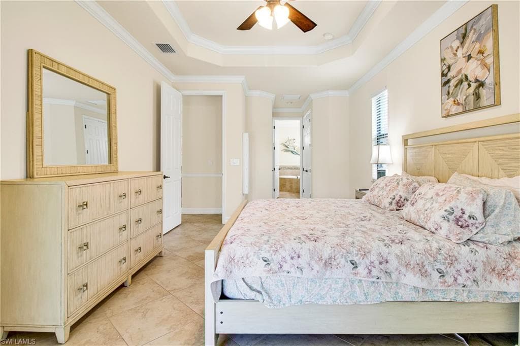 2930 Aviamar Cir, Naples, FL 34114-18