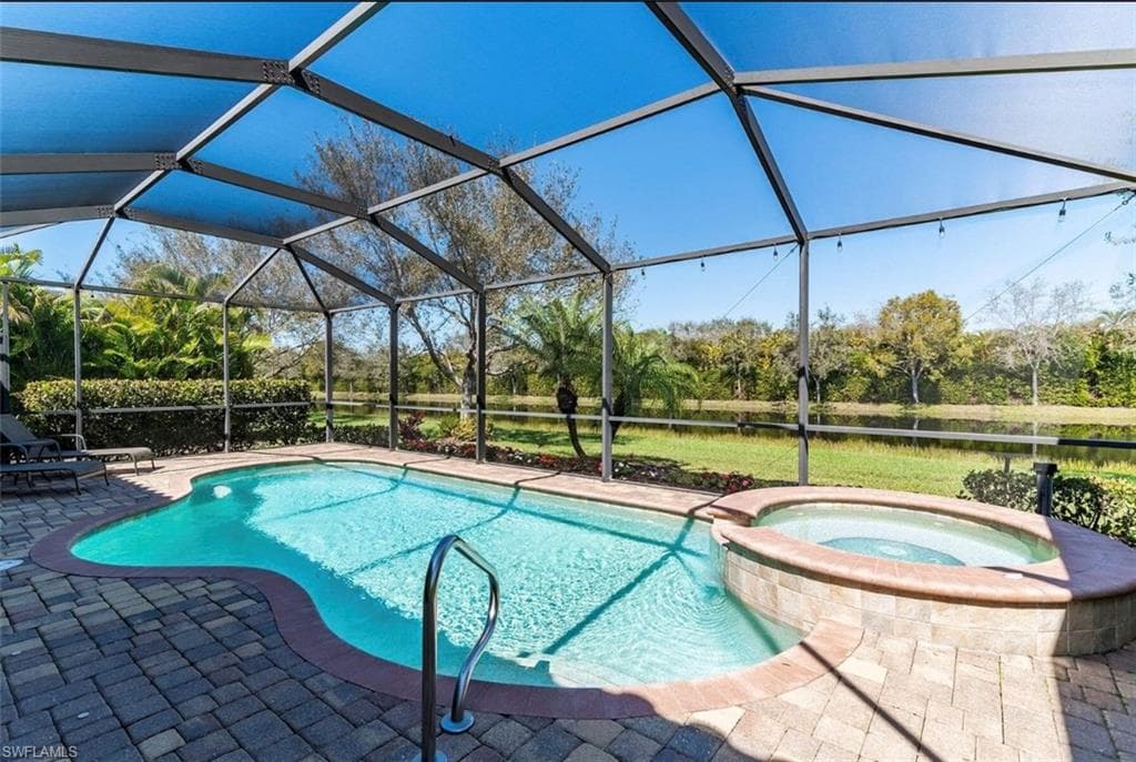 2930 Aviamar Cir, Naples, FL 34114-22