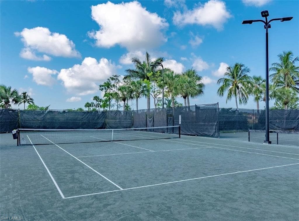 2930 Aviamar Cir, Naples, FL 34114-31