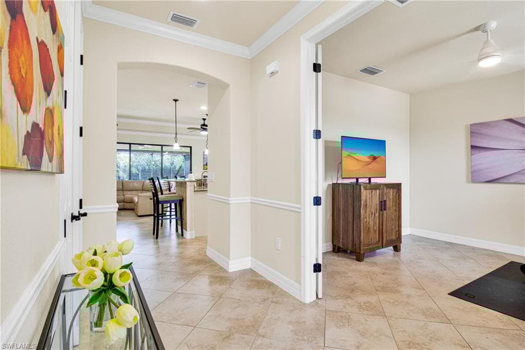 2930 Aviamar Cir, Naples, FL 34114-5