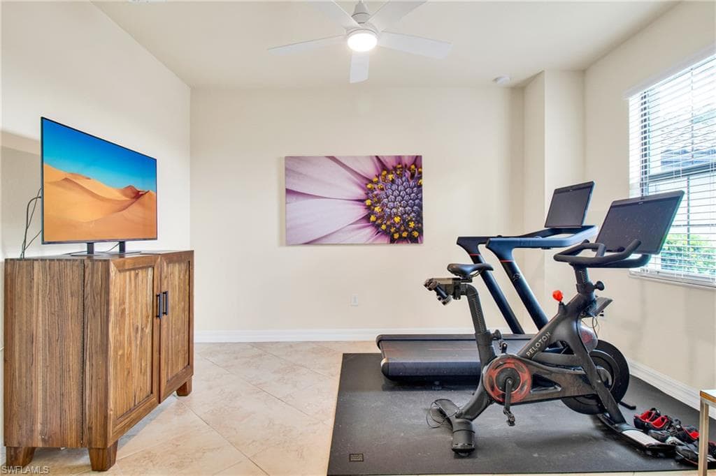2930 Aviamar Cir, Naples, FL 34114-6