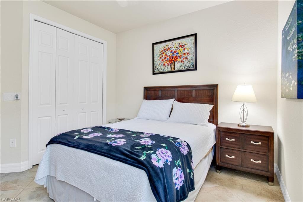 2930 Aviamar Cir, Naples, FL 34114-7