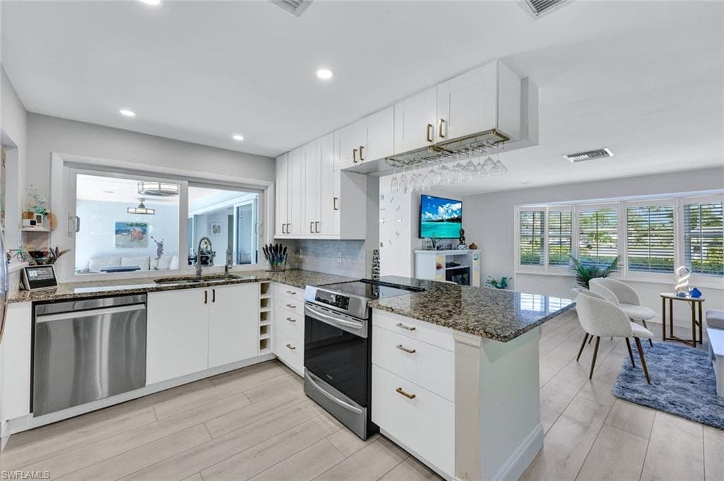 1550 Sandpiper St, Naples, FL 34102-10