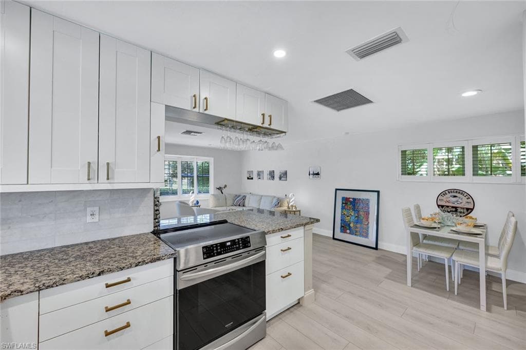 1550 Sandpiper St, Naples, FL 34102-11