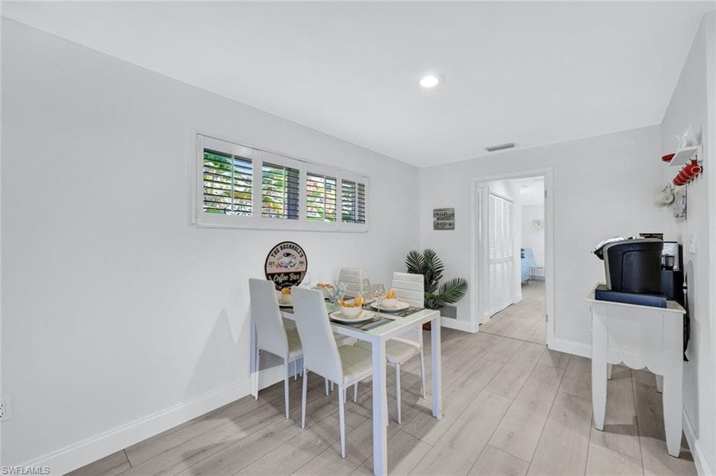 1550 Sandpiper St, Naples, FL 34102-13