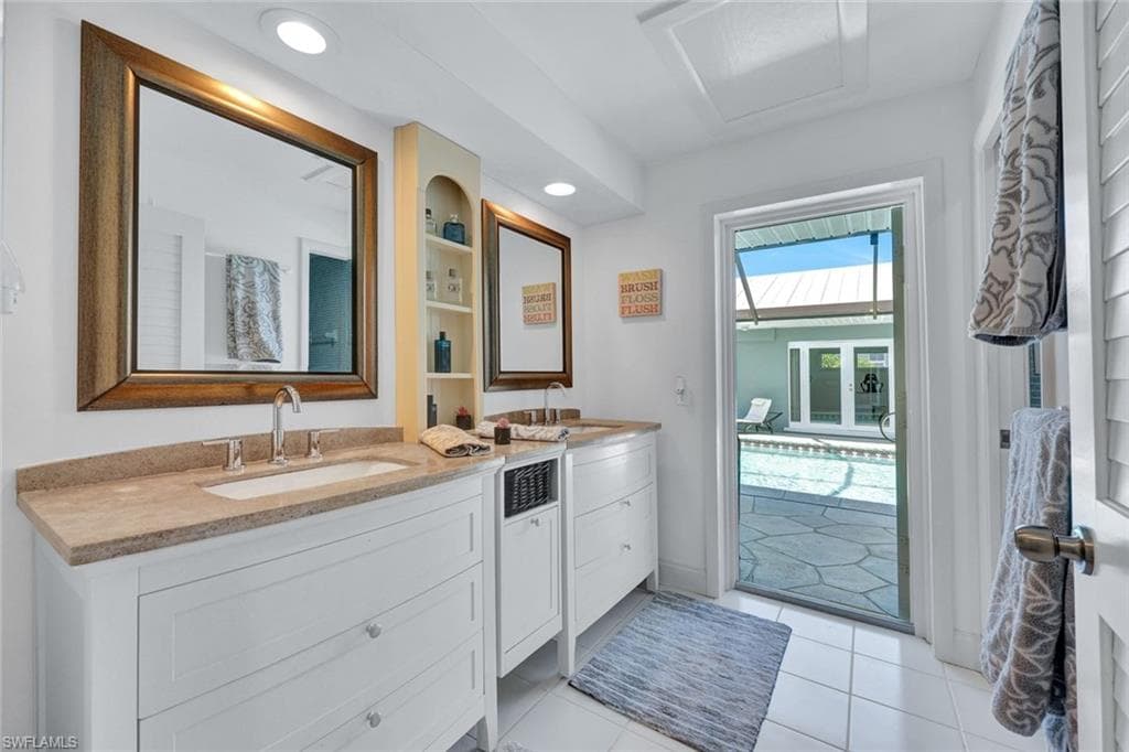 1550 Sandpiper St, Naples, FL 34102-15