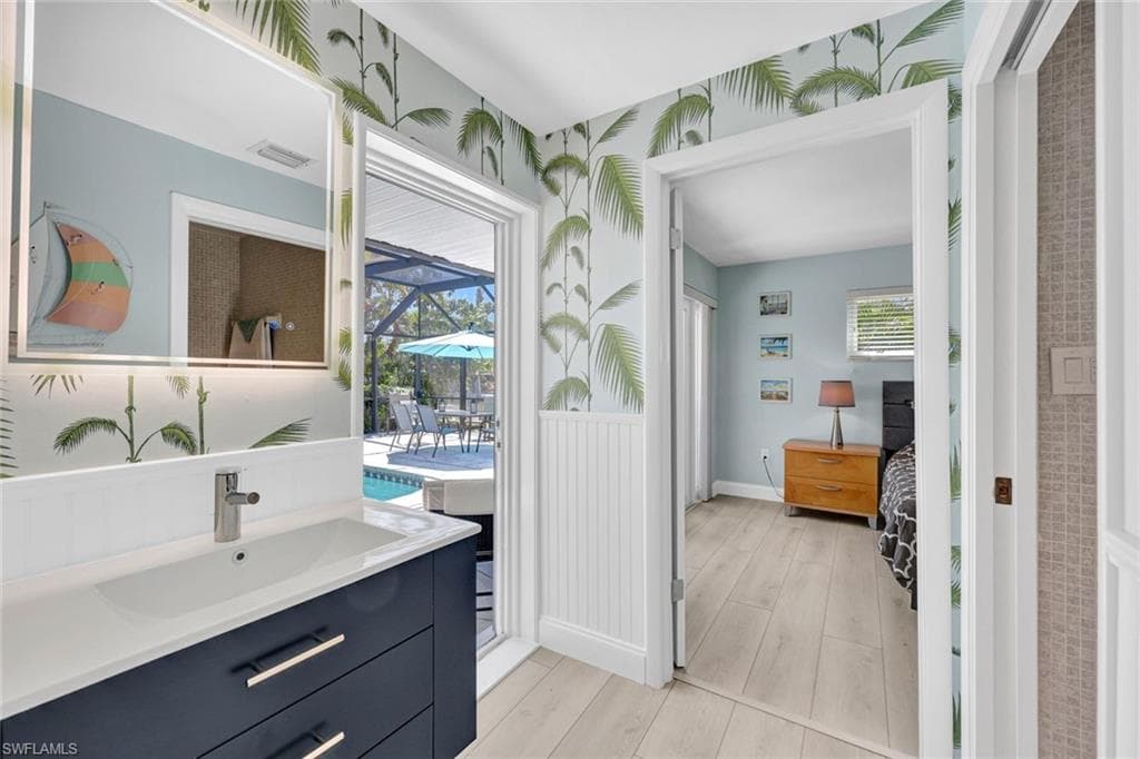 1550 Sandpiper St, Naples, FL 34102-18