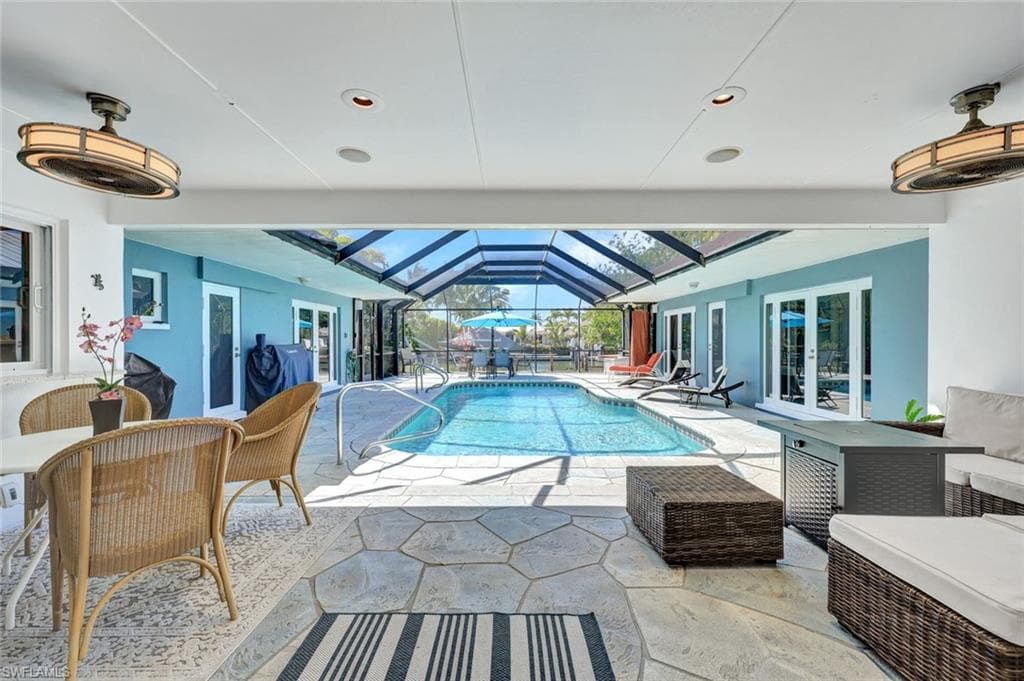1550 Sandpiper St, Naples, FL 34102-21