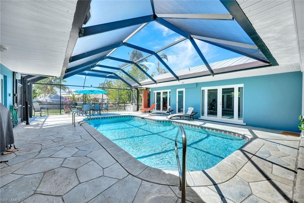 1550 Sandpiper St, Naples, FL 34102-25