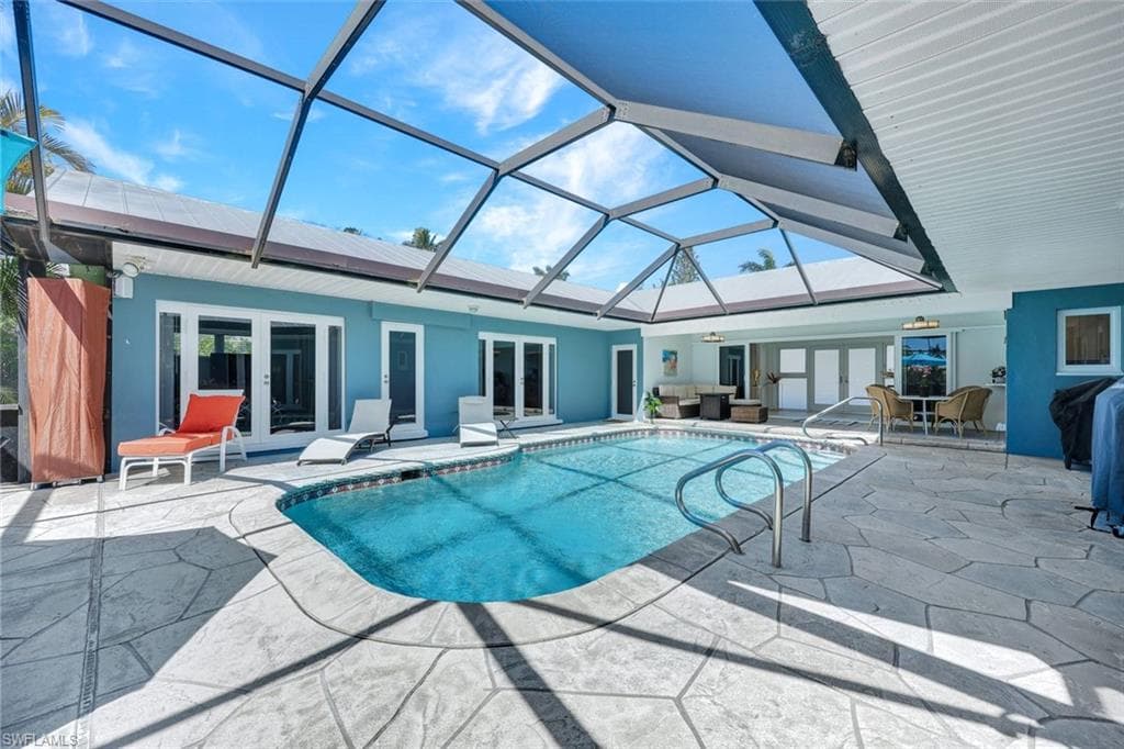 1550 Sandpiper St, Naples, FL 34102-26