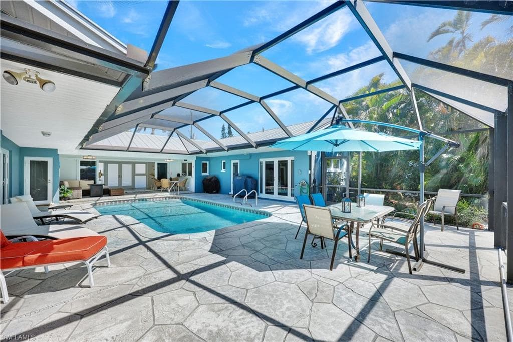 1550 Sandpiper St, Naples, FL 34102-28