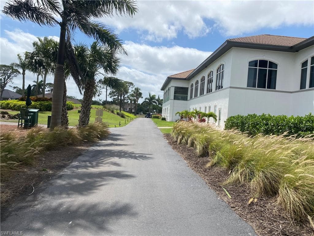 9181 Las Maderas Dr, Bonita Springs, FL 34135-25