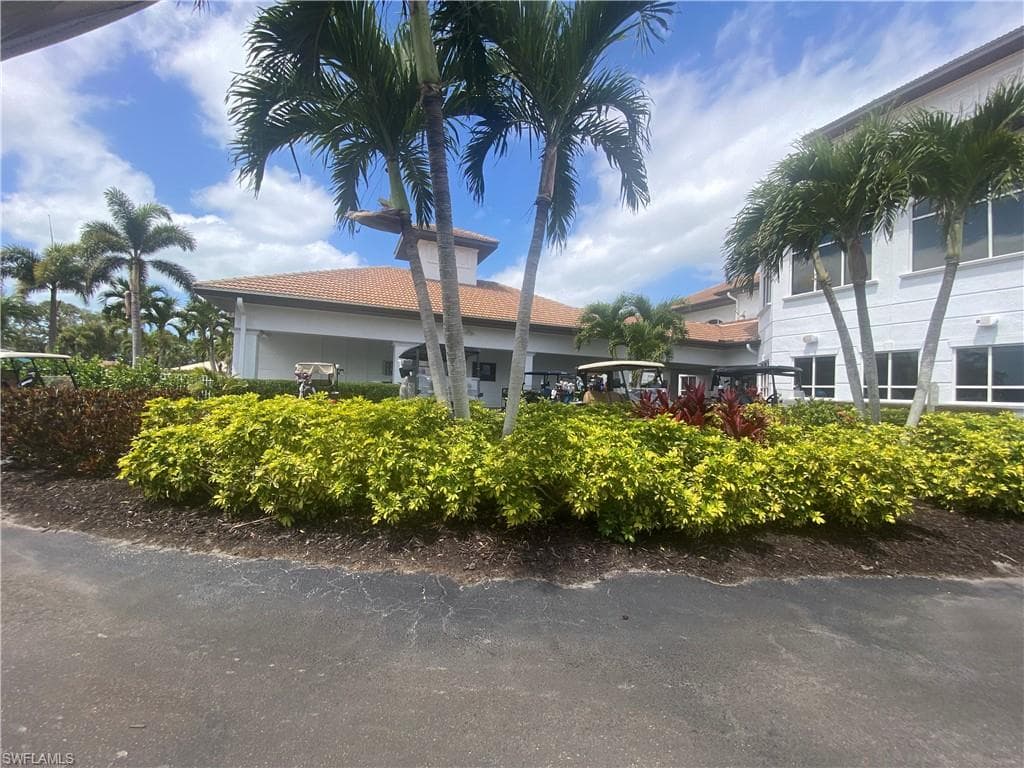 9181 Las Maderas Dr, Bonita Springs, FL 34135-26