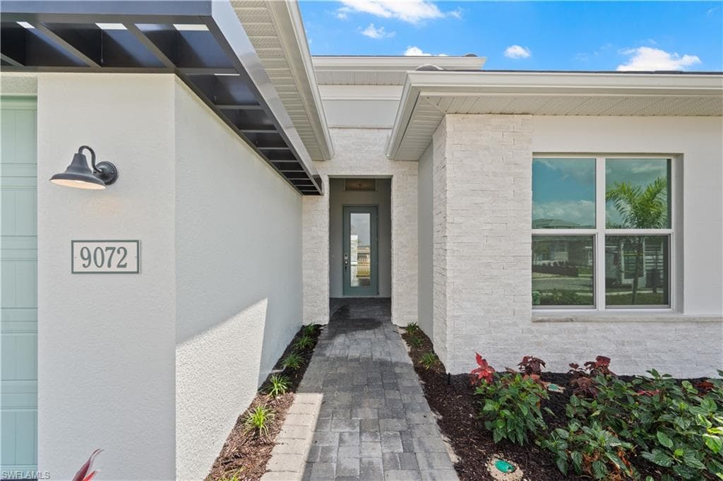 9072 Wisteria Way, Naples, FL 34114-4