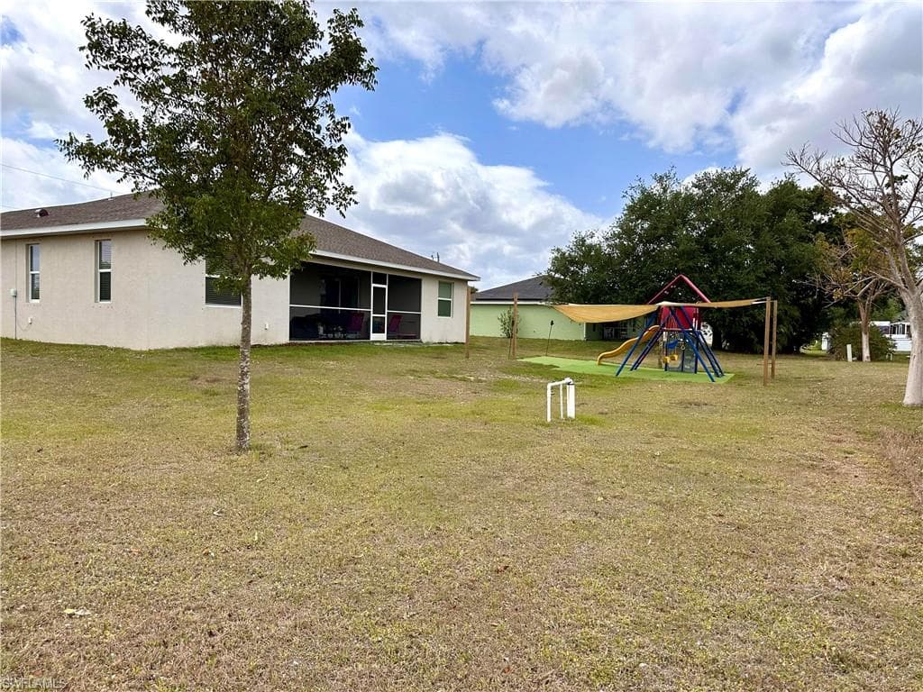 1507 33rd Ln, Cape Coral, FL 33909-19