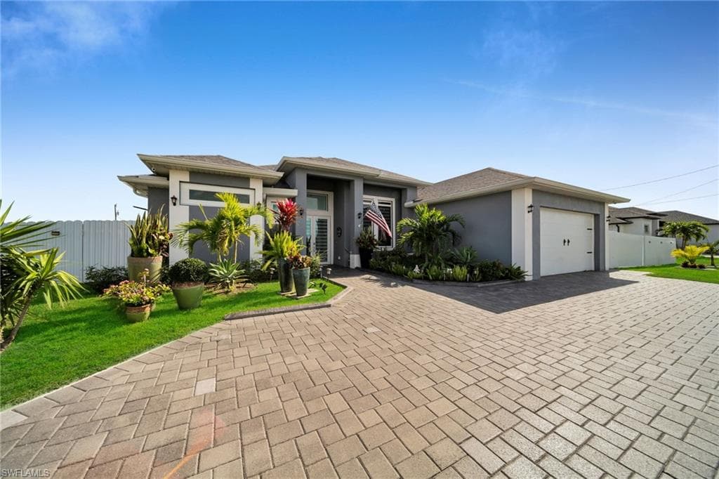 1214 Embers Pkwy W, Cape Coral, FL 33993-2