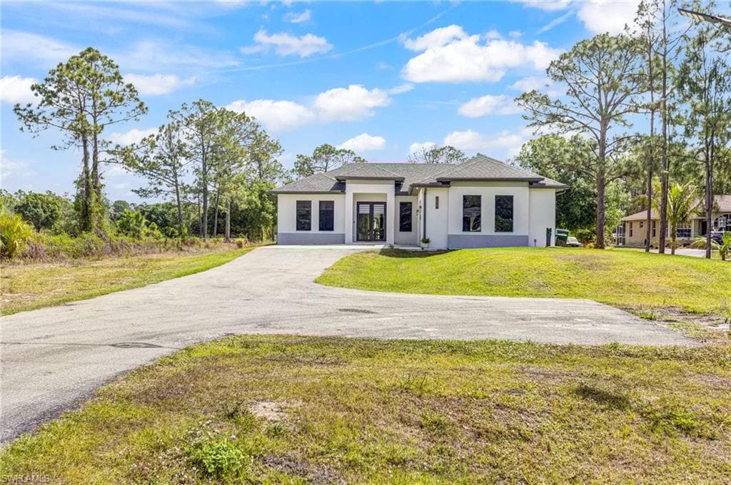 4768 40th St NE, Naples, FL 34120-8