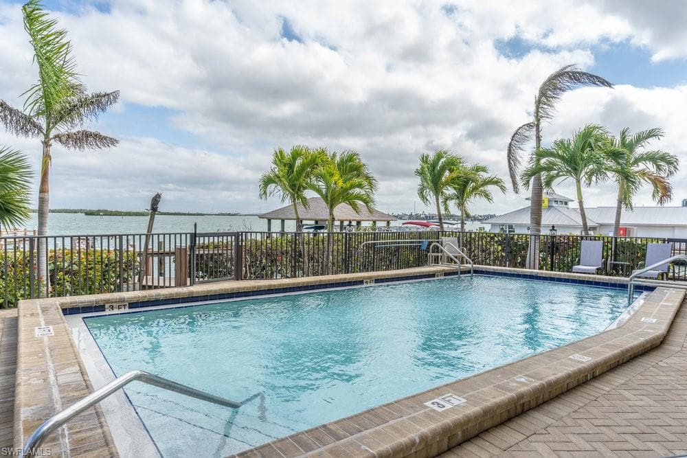10 Tampa Pl 301, Marco Island, FL 34145-25