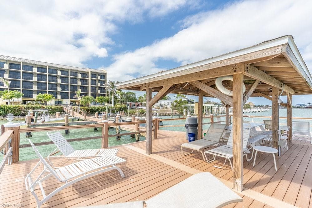 10 Tampa Pl 301, Marco Island, FL 34145-26