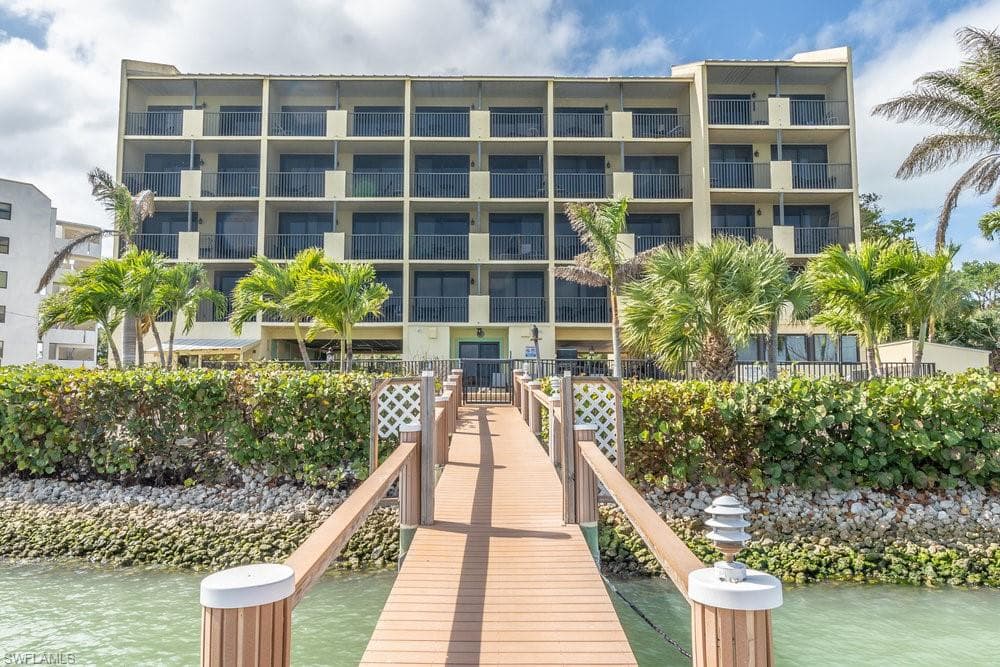 10 Tampa Pl 301, Marco Island, FL 34145-28