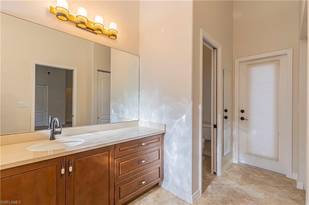 144 Glen Eagle Cir, Naples, FL 34104-13