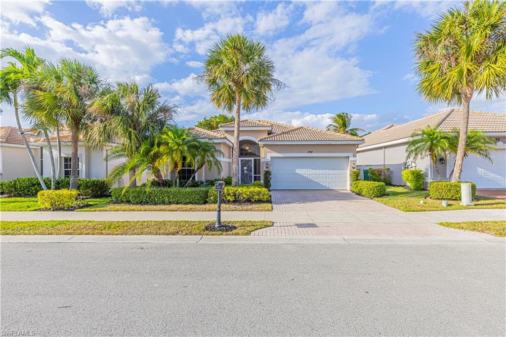 144 Glen Eagle Cir, Naples, FL 34104-23