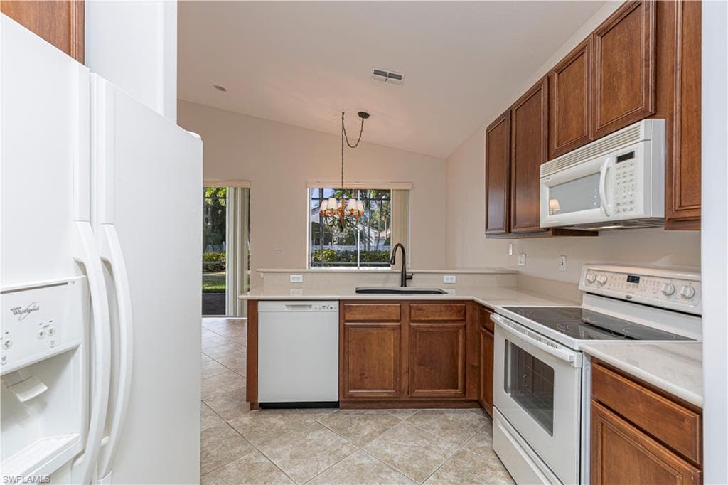 144 Glen Eagle Cir, Naples, FL 34104-8