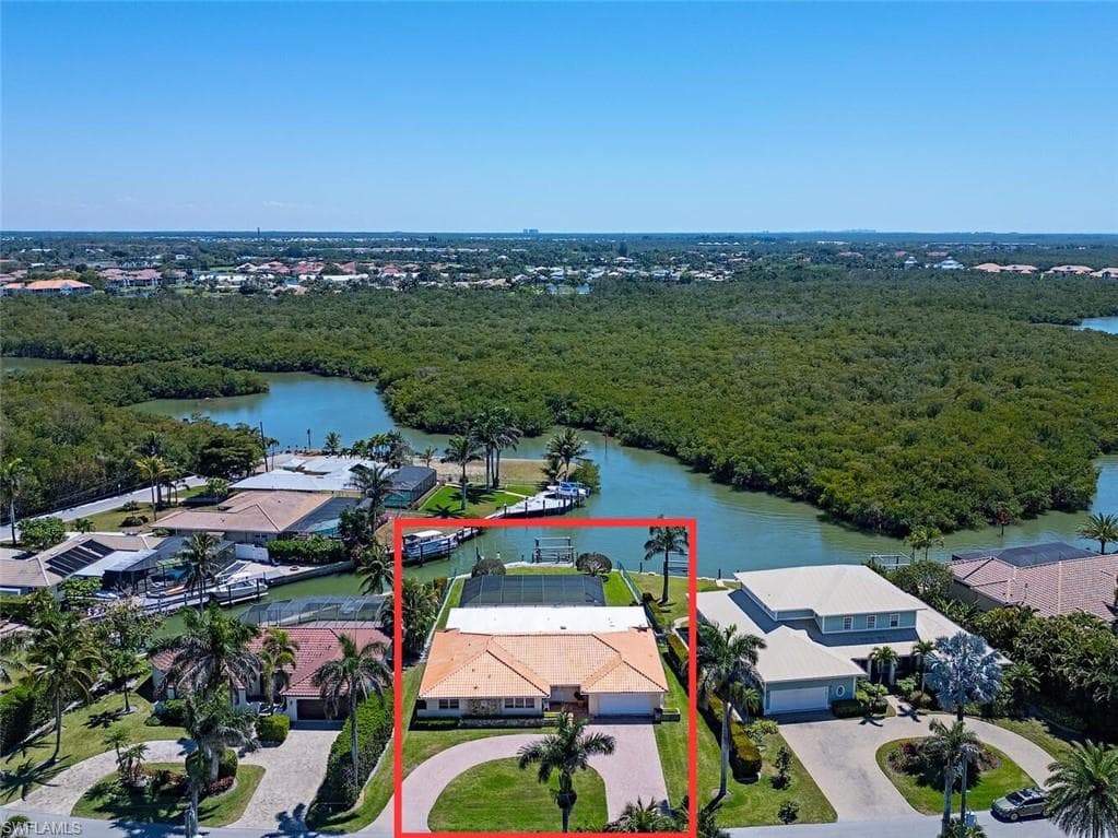 2111 Sheepshead Dr, Naples, FL 34102-2