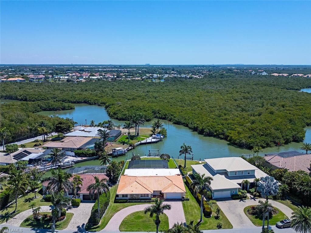2111 Sheepshead Dr, Naples, FL 34102-3