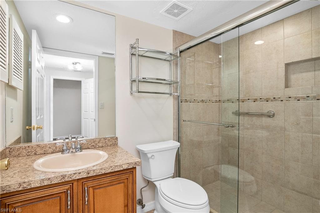 6045 Chardonnay Ln 204, Naples, FL 34119-17