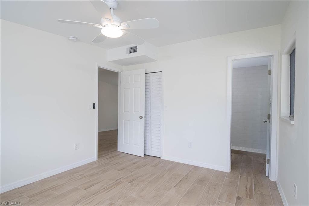 2123 Harbor Ln, Naples, FL 34104-15