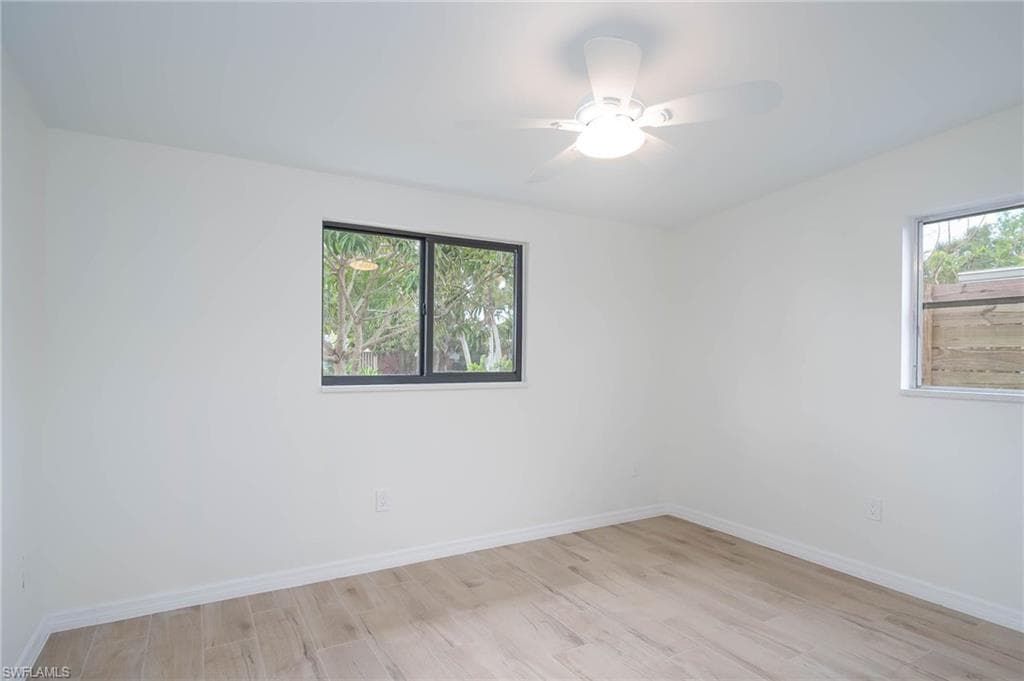 2123 Harbor Ln, Naples, FL 34104-19
