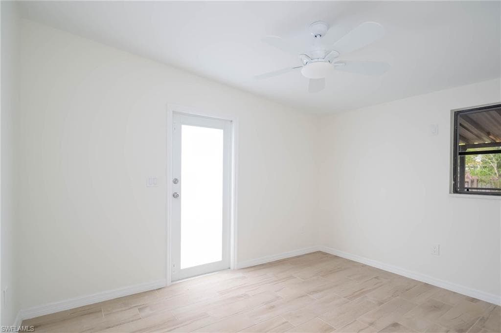 2123 Harbor Ln, Naples, FL 34104-22