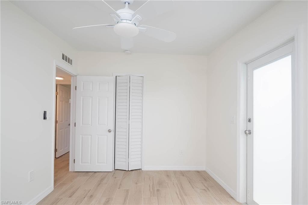 2123 Harbor Ln, Naples, FL 34104-24