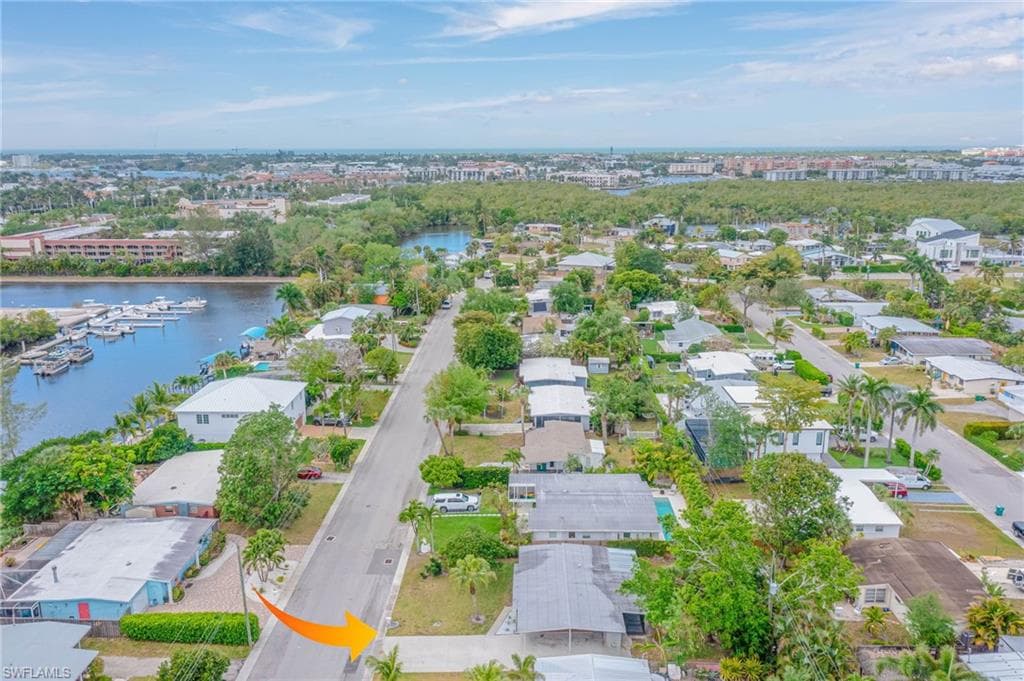 2123 Harbor Ln, Naples, FL 34104-36