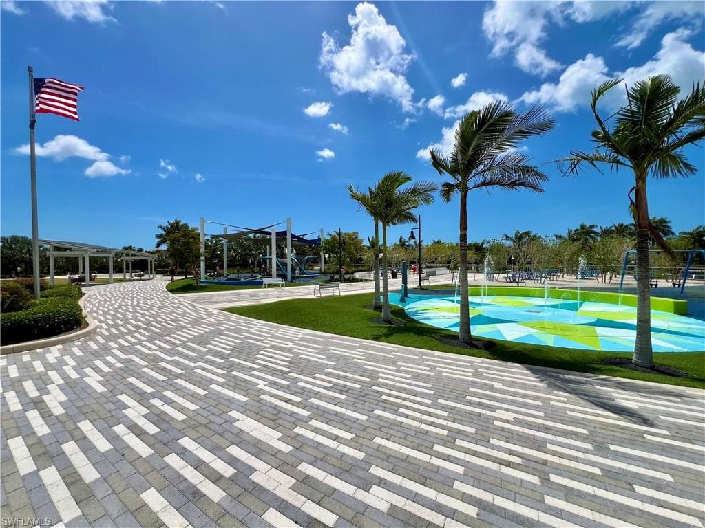 2123 Harbor Ln, Naples, FL 34104-44