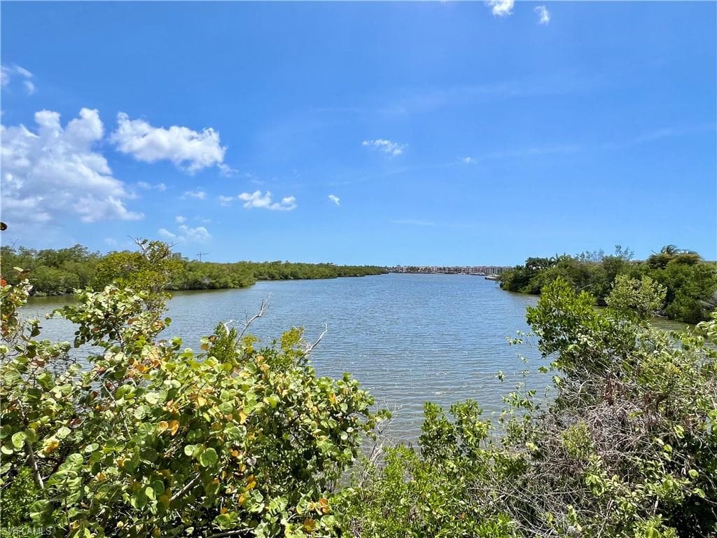 2123 Harbor Ln, Naples, FL 34104-46