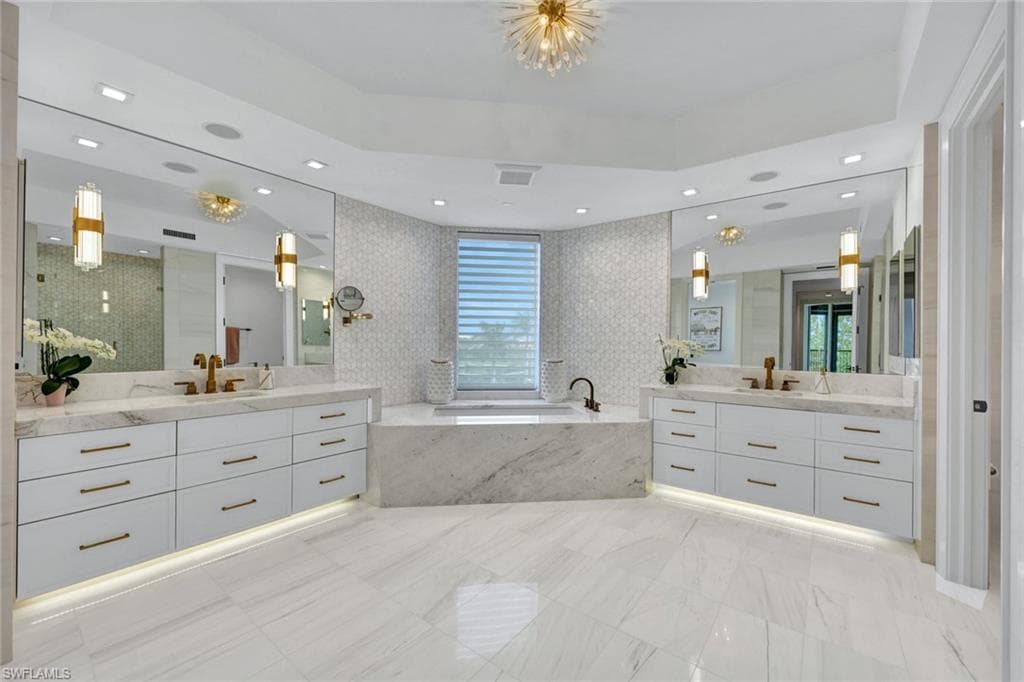 8787 Bay Colony Dr 306, Naples, FL 34108-17