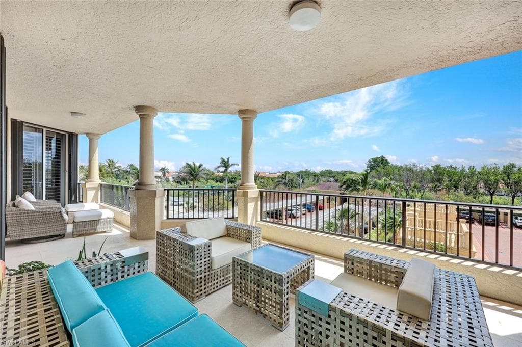 8787 Bay Colony Dr 306, Naples, FL 34108-31