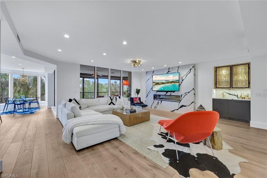 8787 Bay Colony Dr 306, Naples, FL 34108-6