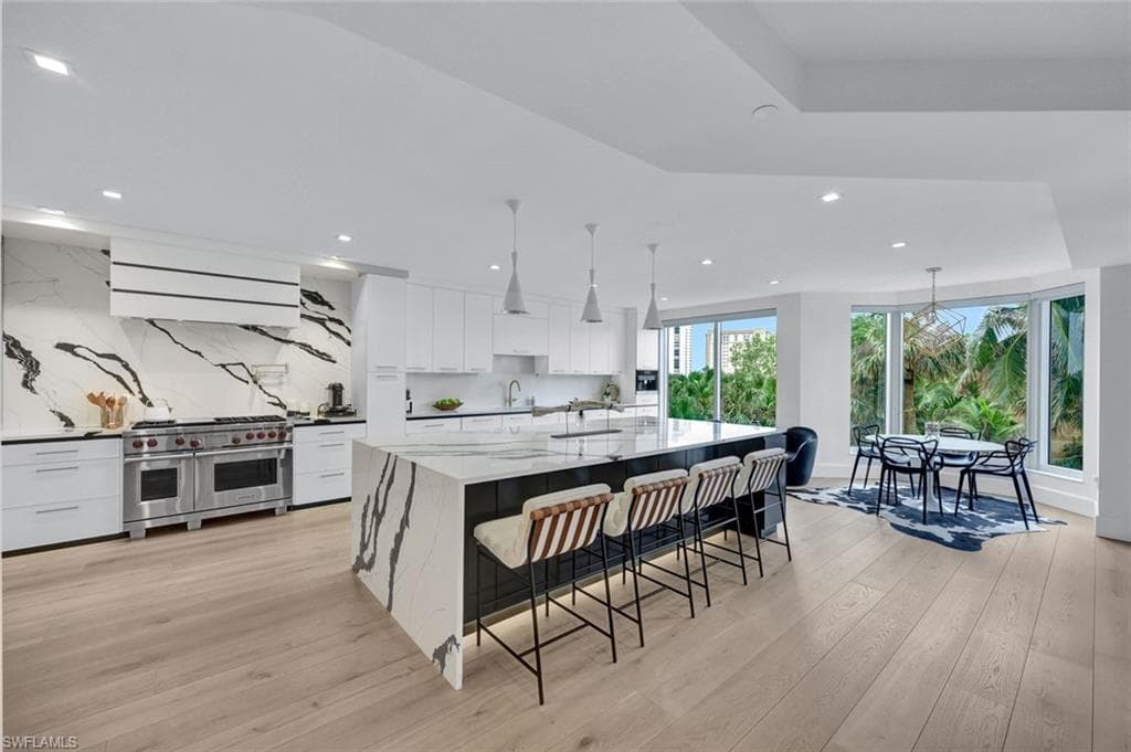 8787 Bay Colony Dr 306, Naples, FL 34108-8