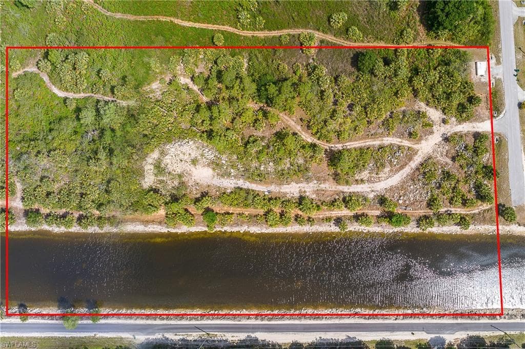 919 4th St SE, Naples, FL 34117-3