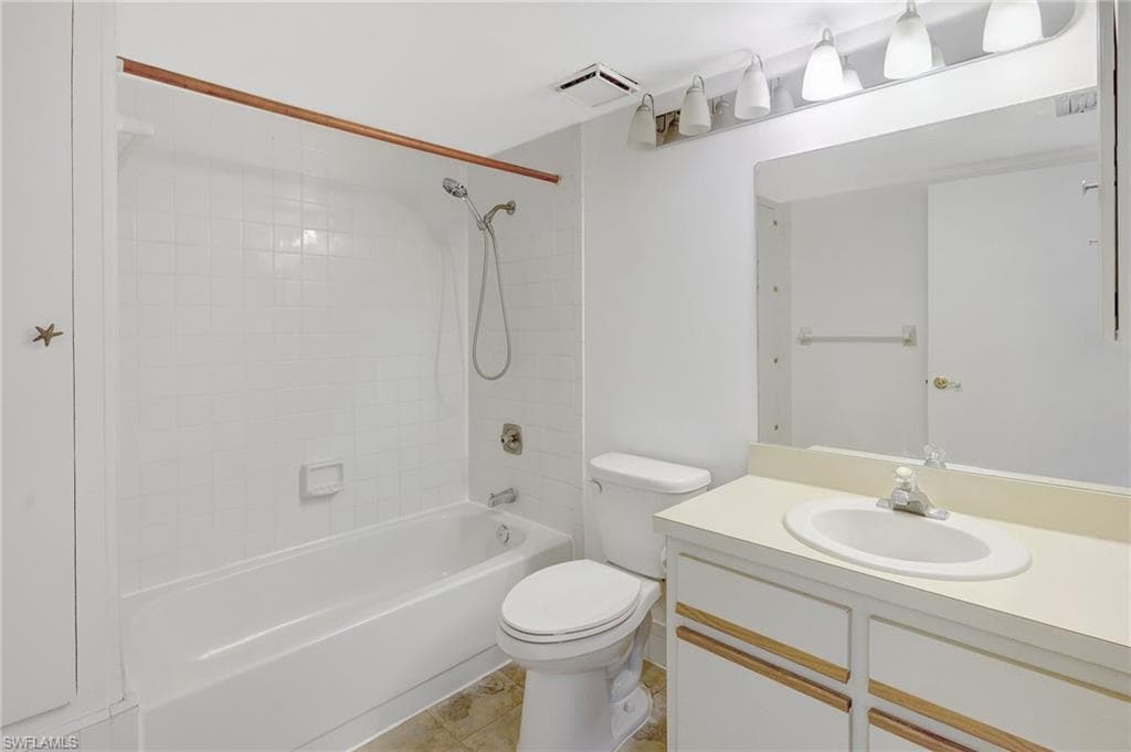 151 Cypress Way E D3, Naples, FL 34110-12