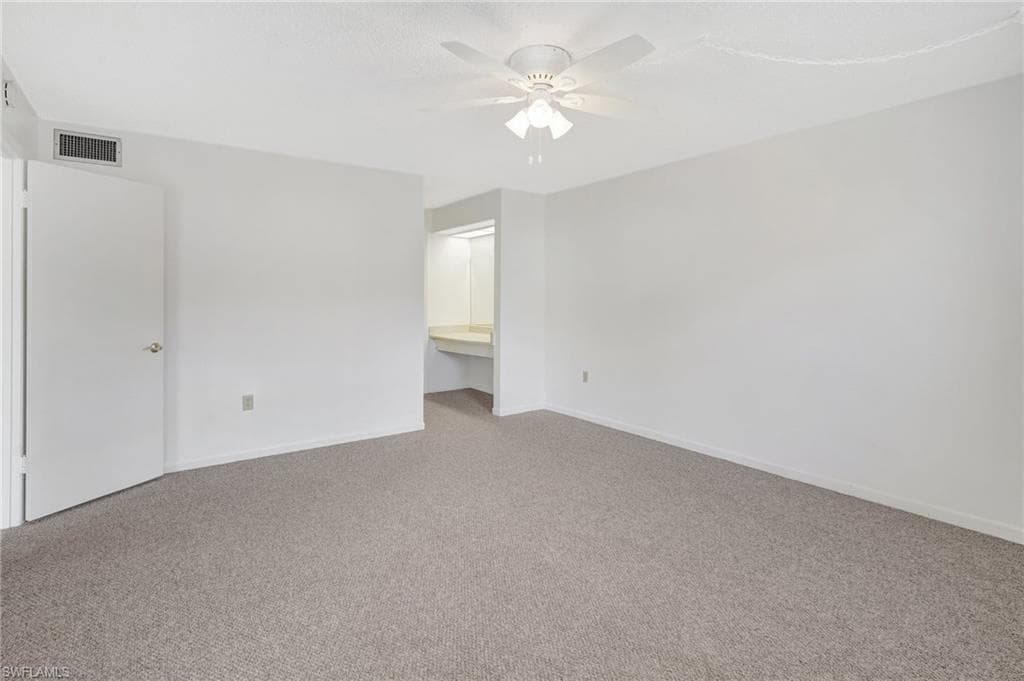151 Cypress Way E D3, Naples, FL 34110-26