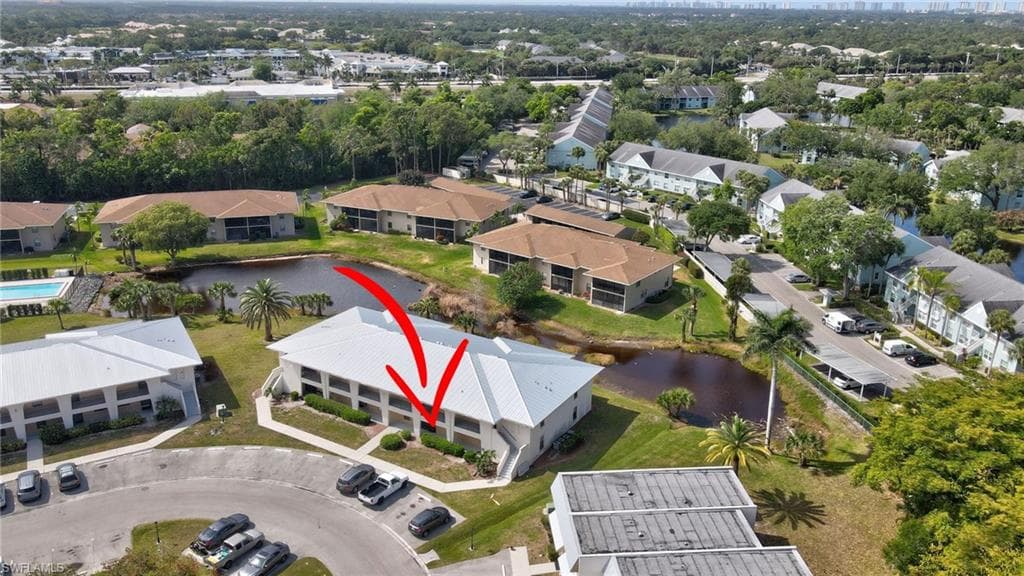 151 Cypress Way E D3, Naples, FL 34110-3