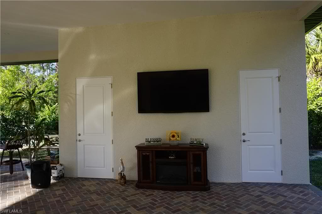 3393 21st Ave SW, Naples, FL 34117-20